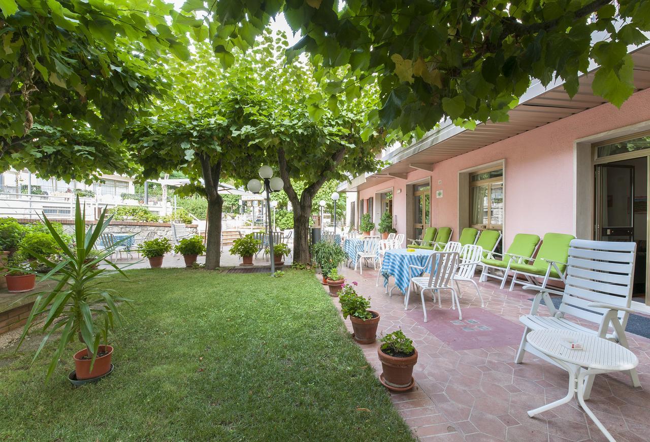 Hotel Rinascente Chianciano Terme Esterno foto